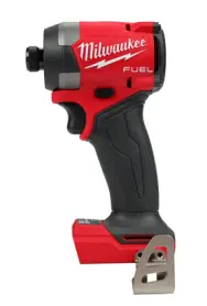 CABEZAL DE ATORNILLADOR DE IMPACTO M18 FUEL DE 1/4" MILWAUKEE 205320